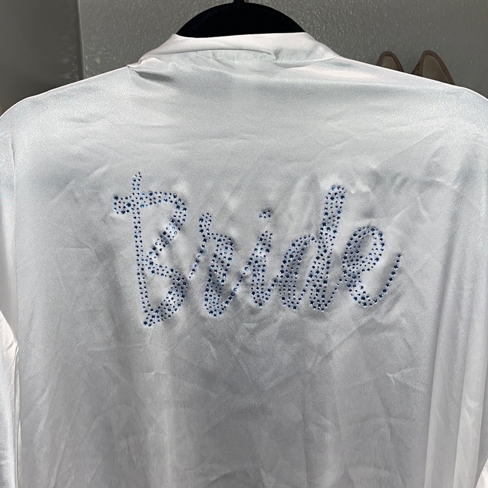 White sink bride robe- VS